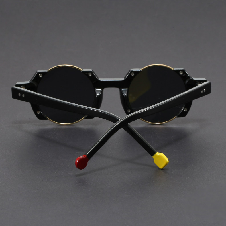 Crimson Round Sunglasses